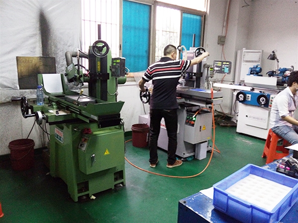 生產(chǎn)車(chē)間